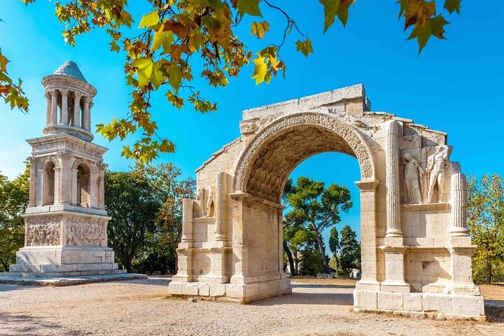 Private Guided Tour of Saint-Remy, Arles, and Les Baux