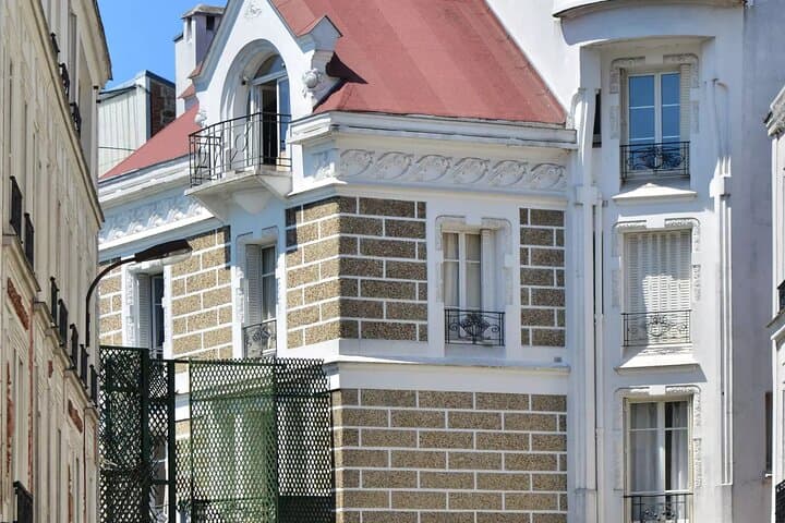 Montmartre Magic: A Walking Tour Through Art, Love & History