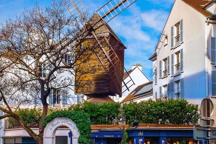 Montmartre Magic: A Walking Tour Through Art, Love & History