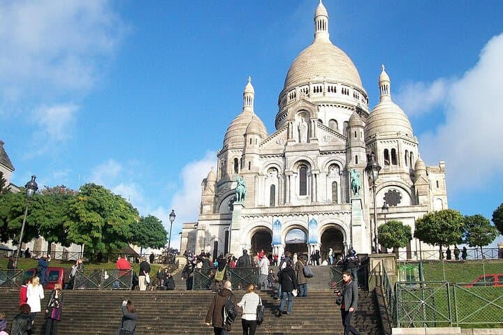 Montmartre Magic: A Walking Tour Through Art, Love & History