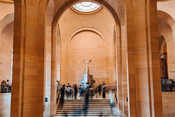 Mona Lisa and treasures: Louvre guided experience | Max 6-Guests
