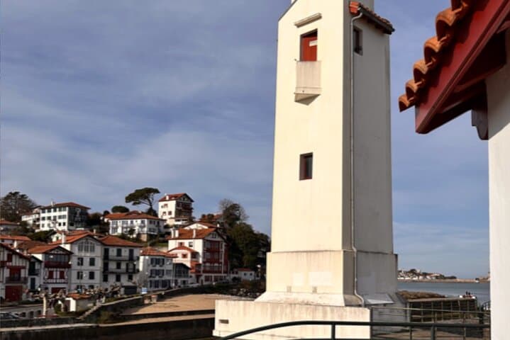 Saint Jean de Luz Self-Guided City Walking Tour & Scavenger Hunt