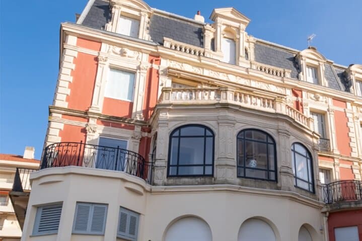 Saint Jean de Luz Self-Guided City Walking Tour & Scavenger Hunt