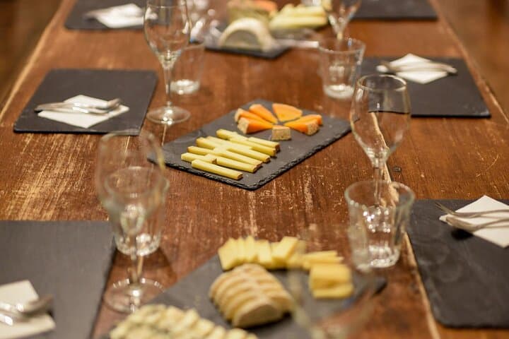 Paris Amateur Art of Pairing Cheese and Wine Tasting