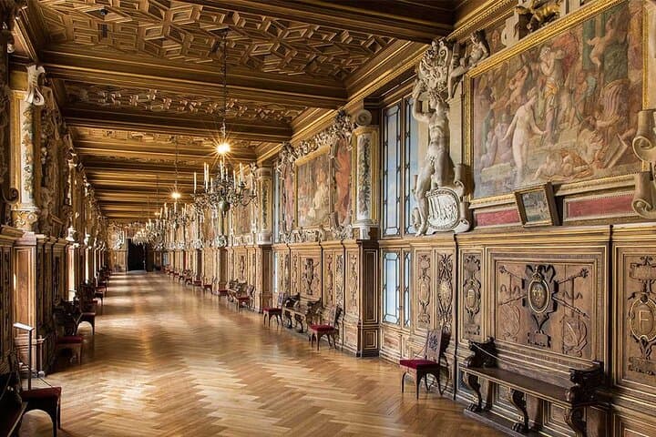 Fontainebleau and Vaux-le-Vicomte Private Tour from Paris