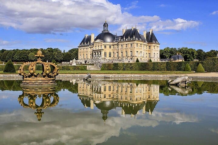 Fontainebleau and Vaux-le-Vicomte Private Tour from Paris