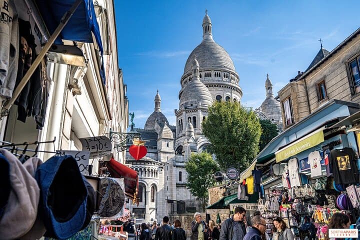 Walking Tour of Montmartre for Families with Kids