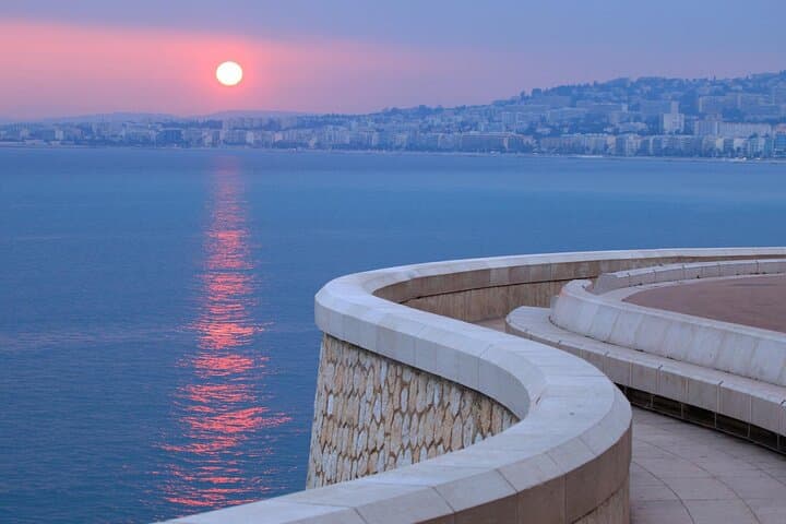 Evening Tour from Cannes to Nice with Scenic Photo Stops