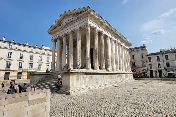 Nîmes