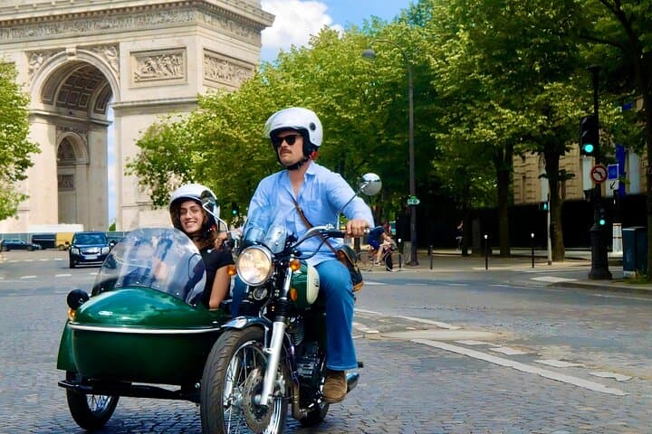 Paris: Guided Side Car Tour with Bottle of Champagne