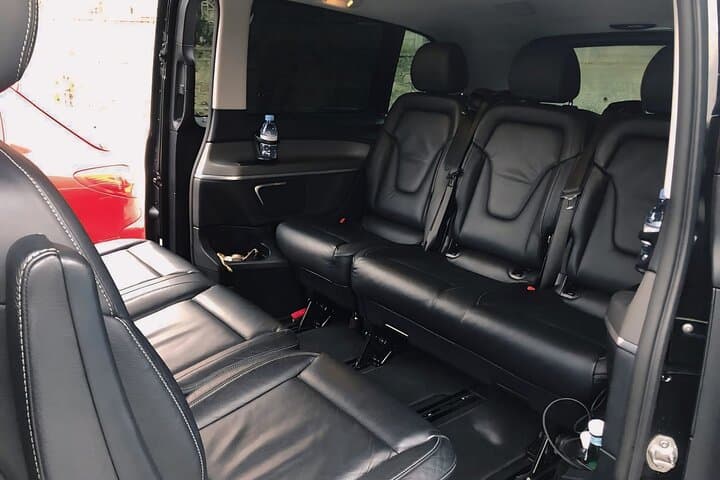 Private transfer DE Lyon airport to Courchevel