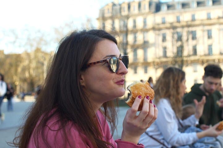 Bordeaux Evening Food Tour with a sommelier