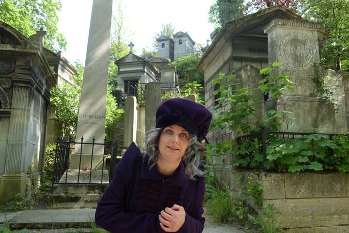 Unusual 2-hour guided tour of the Père Lachaise cemetery