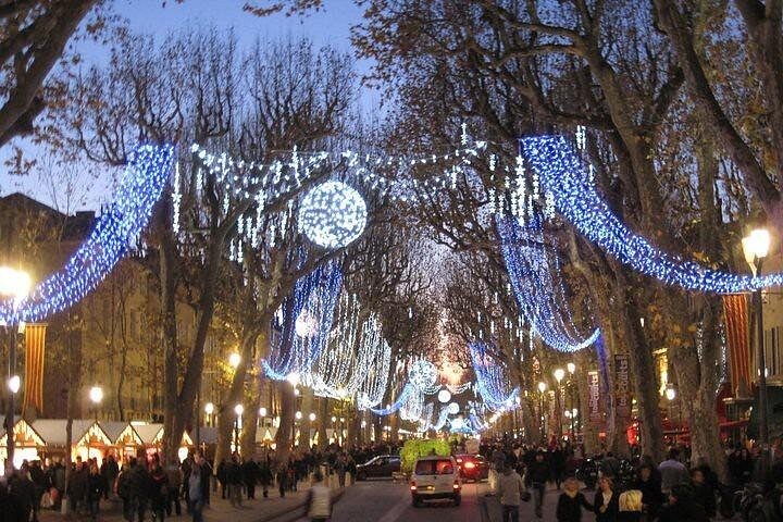 3 Hour Walking Tour of Aix-en-Provence with Christmas Market