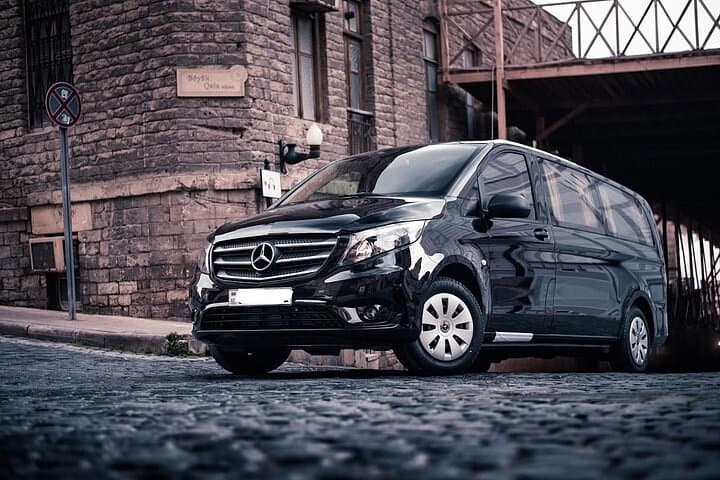 Private Transfer from Disneyland Paris to Paris Beauvias BVA