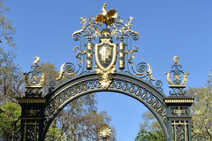 The Champs-Elysées Self-Guided Audio Tour