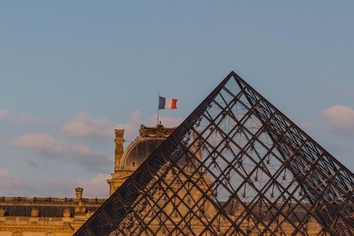 3 Days Exploring Paris with Hotel Stay & All Transfers