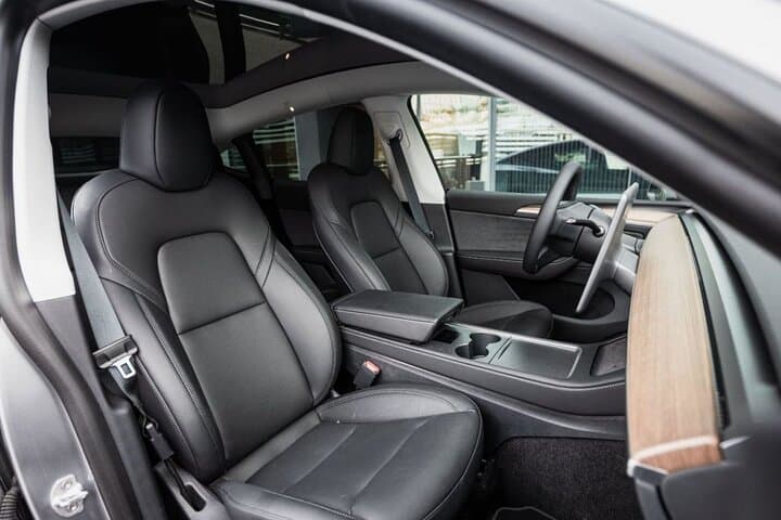 Private roundtrip transport Paris airport Orly