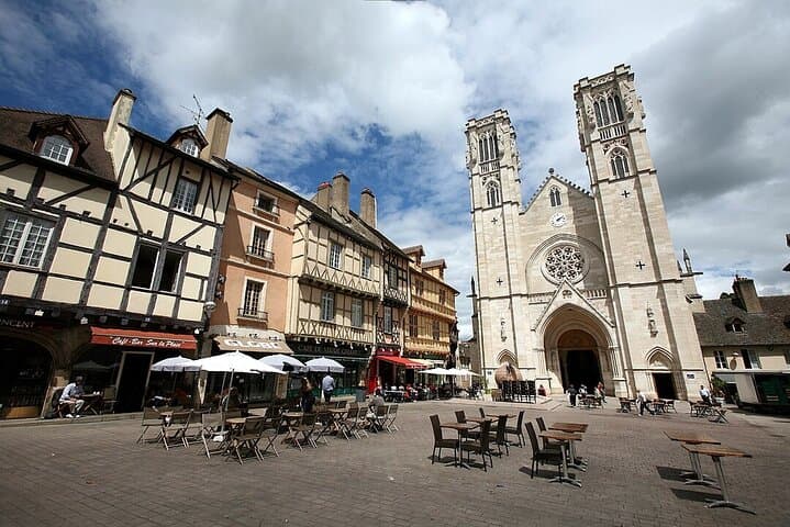 Private guided tour of Chalon-sur-Saône with an official guide!