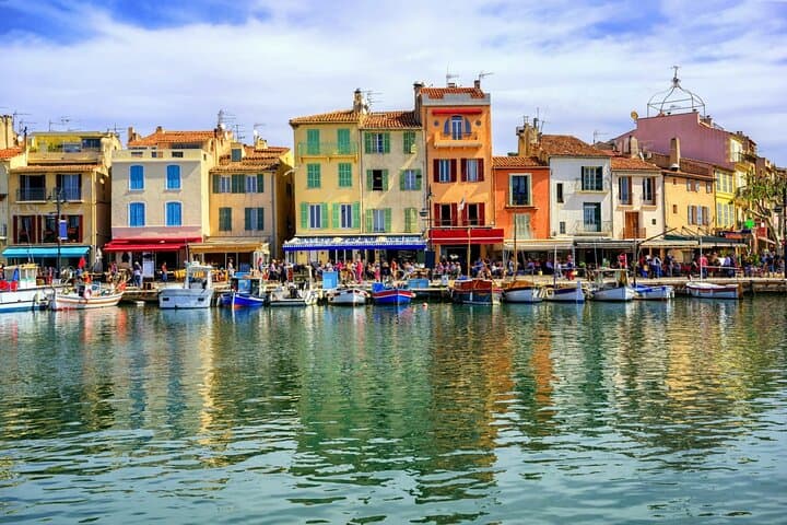 Small Versailles of Provence & Calissons tasting. Marseille port