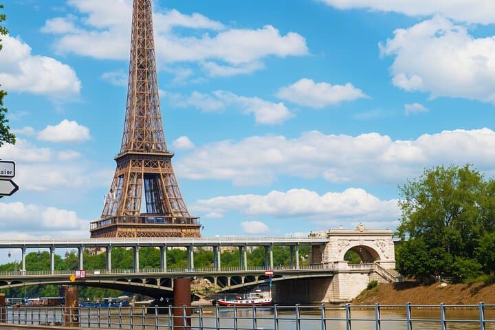 Retro Side-Car Tour in Paris and River Cruise