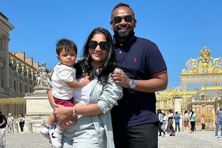 1 Way Private Transfer from Your Paris Hotel to Versailles Palace