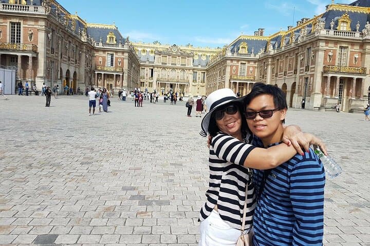 1 Way Private Transfer from Your Paris Hotel to Versailles Palace