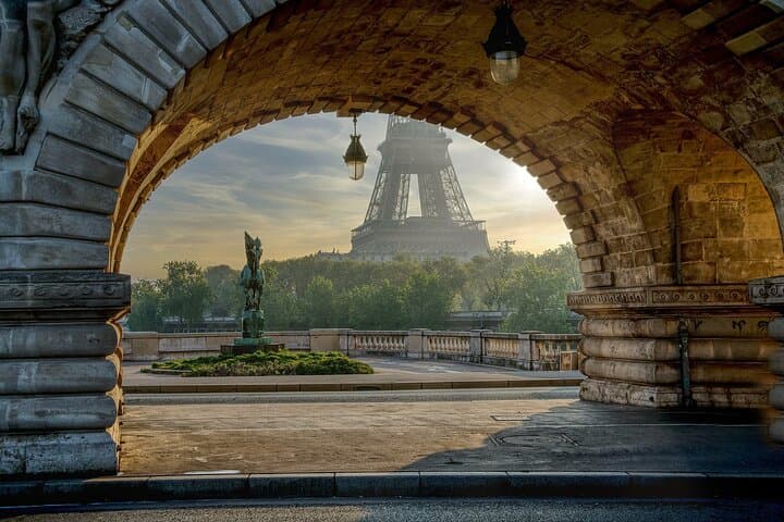Latin Quarter and the Island of Notre-Dame Private Guided Tour