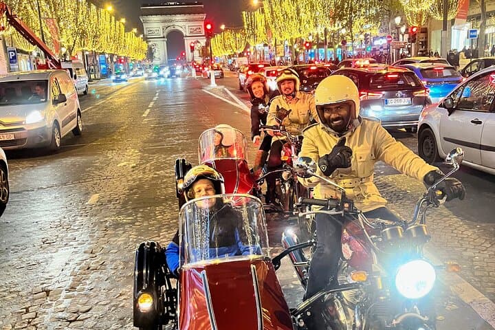 Les Champs Elysées in all its glory