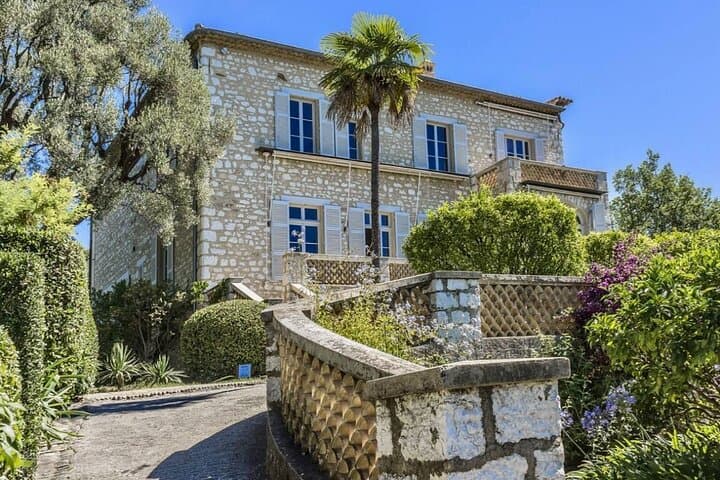 French Culture Tour in 3 Iconic Perched Villages from Antibes pt.
