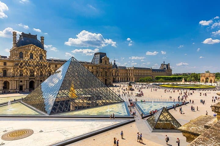 Full-Day Paris Highlights by Car Private Tour