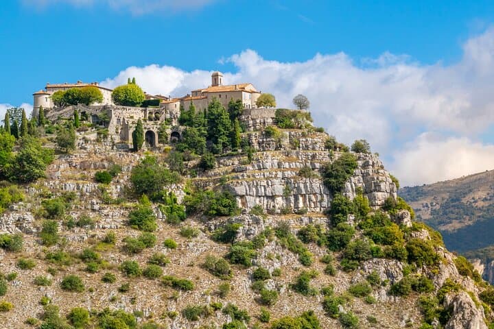 Full Day West Coast Tour: Medieval Villages & Scenic Views