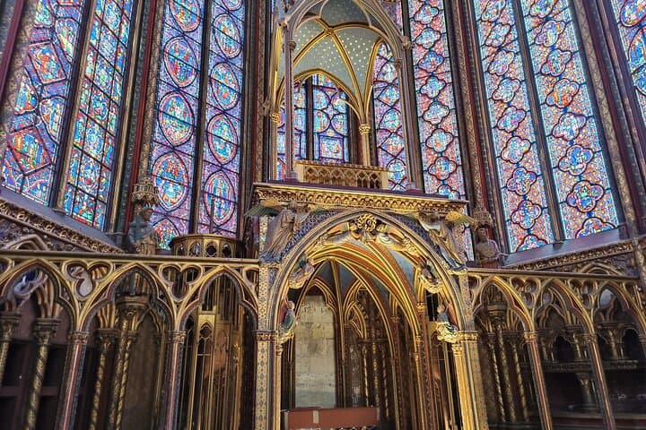 Paris Montmartre and other Holy Sites Guided Tour for Catholics