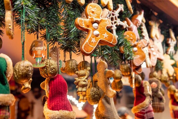 Challenges and questions about Christmas and its traditions in Annecy