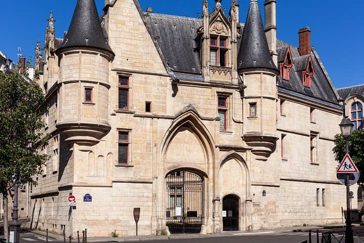 Le Marais Paris Walking Tour: Stories Beyond the Guidebook