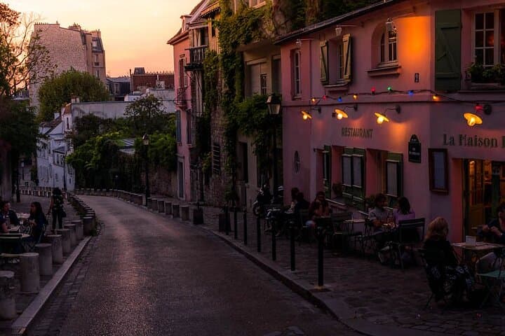 Professional Photoshoot at Rue de l'Abreuvoir