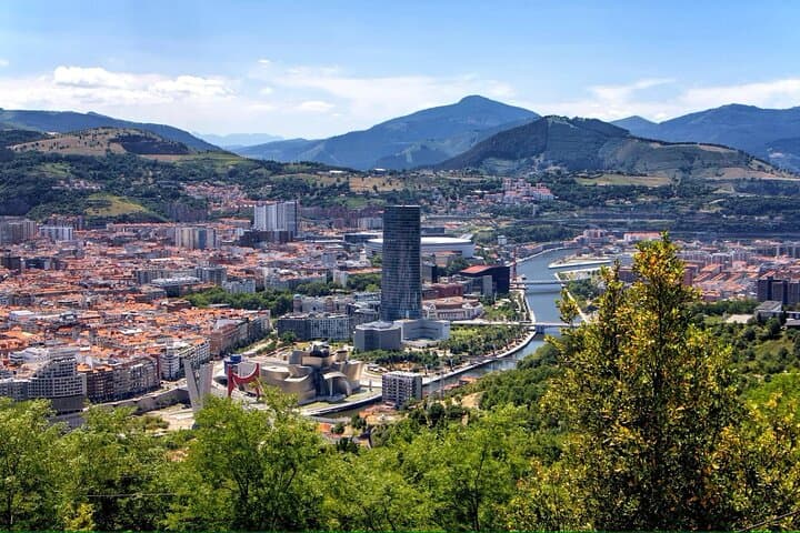 Private transfers between Biarritz and Bilbao