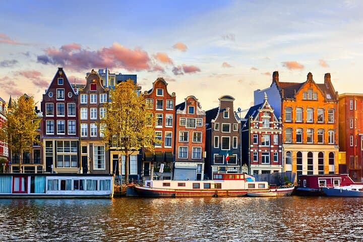 Private transfer from Paris to Amsterdam