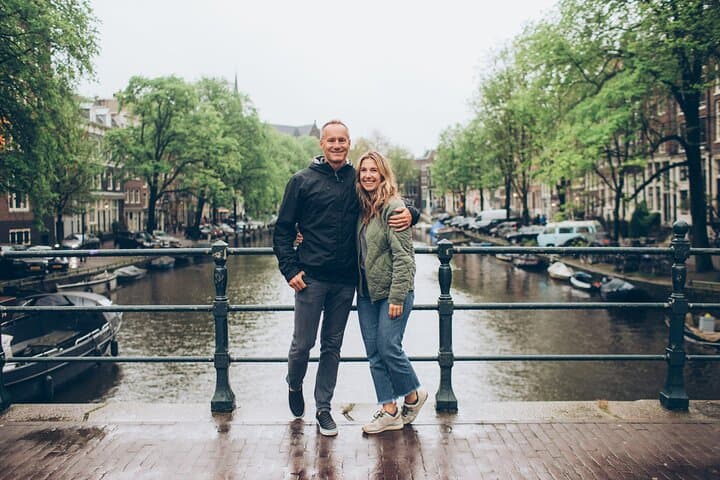 Private transfer from Paris to Amsterdam, 2h Stop in Brussels