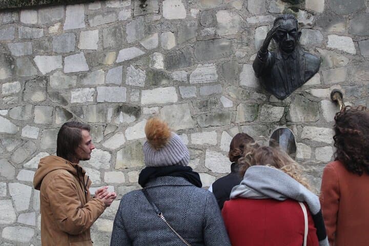 Fun Tour in the Heart of Montmartre: Escape Game /Guided Tour