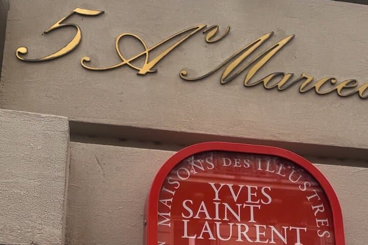 Paris in Vogue: Private Fashion, Shopping & Photoshoot Experience