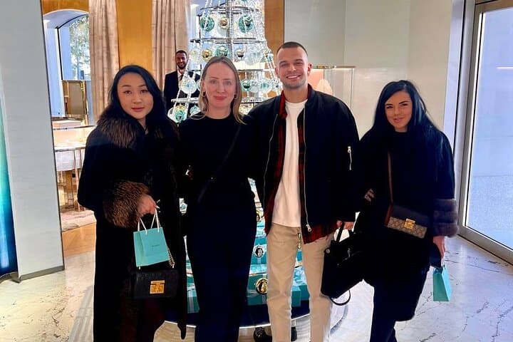 Paris in Vogue: Private Fashion, Shopping & Photoshoot Experience