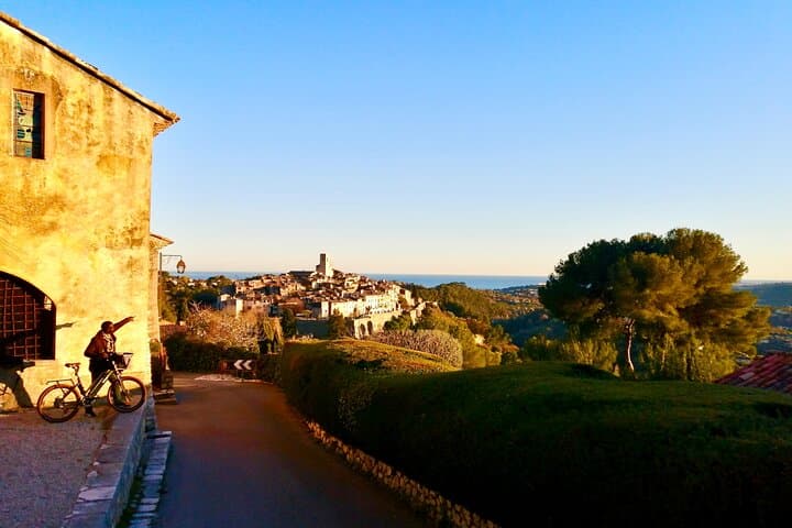 Saint-Paul special view only by e-bike