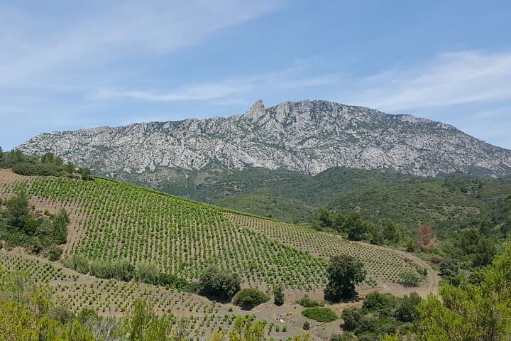 En route on the Cathar castle trails