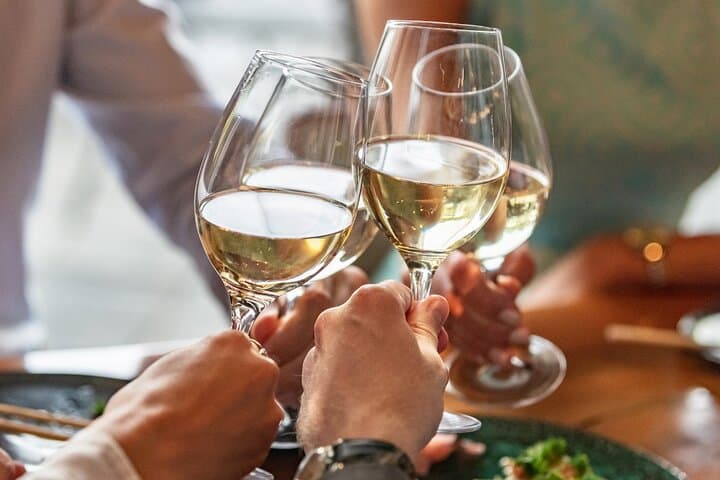 Private Food Tasting Tour with Guide in Le Marais Neighbourhood