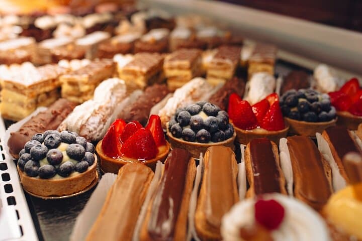 Private Food Tasting Tour with Guide in Le Marais Neighbourhood