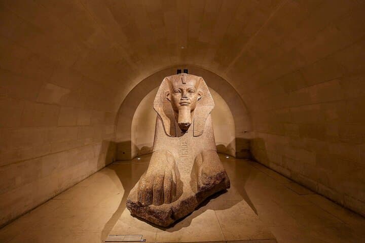 Louvre Paris Tour with Audioguide on Your Smartphone (no ticket)