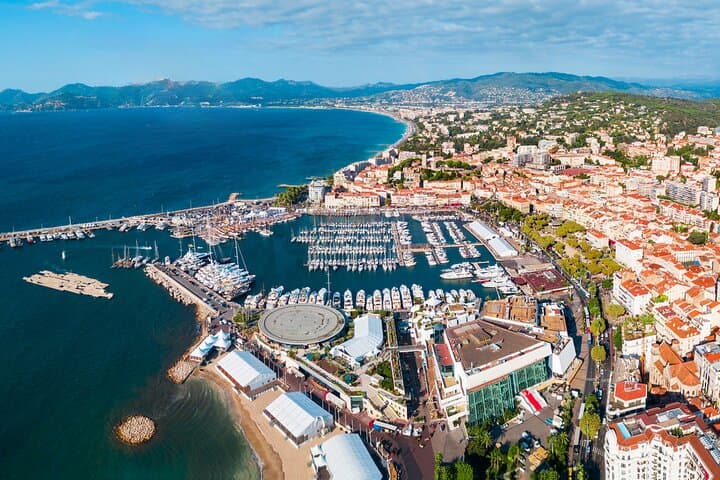 Cannes: Private Helicopter Tour from Croisette (12-60 min)
