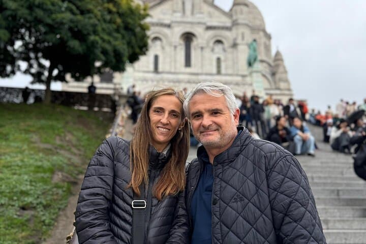 Paris Private Vehicle Tour with Driver-Guide in Spanish