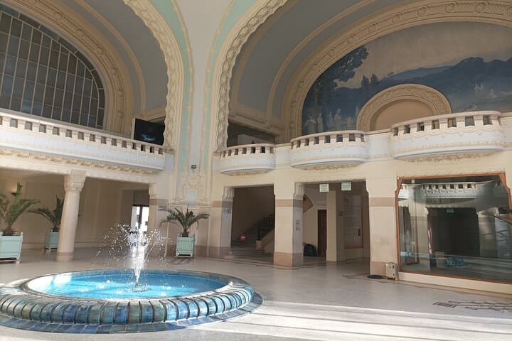 Vichy private guided tour with your professional tour guide !
